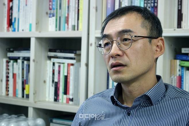 ▲이은용 위원장이 2020년 1월 미디어오늘과 인터뷰하고 있다. 사진=김도연 기자.