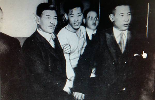 거사 직후 일본 경찰이 엉뚱한 사람을 체포하자 이봉창 의사는 “그 사람이 아니라 나다”라고 자처했다. 일왕 폭살의 거사를 비겁하게 다른 이에게 전가시킬 수 없었다는 것이다. / 단국대 동양학연구소의 (단국대출판부, 2004)에서