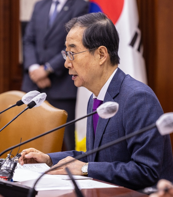 한덕수 국무총리가 19일 정부서울청사에서 열린 국정 현안 관계 장관회의에서 모두 발언을 하고 있다. 연합뉴스