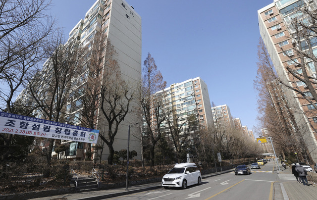 서울 강남구 압구정동의 아파트 단지. 이 사진은 기사 내용과 직접적인 관련 없음. 연합뉴스