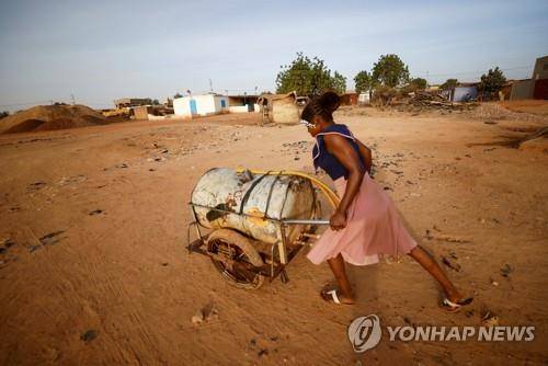 부르키나파소의 여성 [로이터 연합뉴스 자료사진, 재판매 및 DB 금지]
