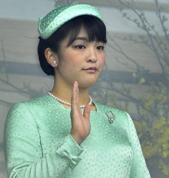 지난 2011년 12월 아키히토 전 일왕의 생일날 마코 전 공주. 당시 19세. AFP=연합뉴스