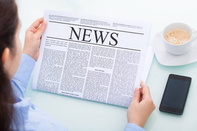 뇌의 노화를 늦추고 조금이라고 젋게 유지하려면 금연, 절주, 숙면은 기본이고 항산화 음식 섭취와 신체 활동량을 서서히 늘리는 것이 중요하다. [사진=클립아트코리아]