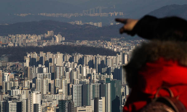 서울 중구 남산에서 바라본 서울 도심의 아파트단지 모습. / 성동훈 기자