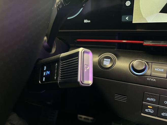 사진 : 디 올 뉴 코나(SX2) 컬럼 타입 변속 레버