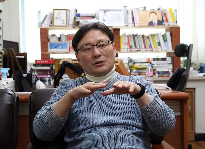 법의학자 이호 전북대 의과대학 교수 (전주=연합뉴스) 김진방 기자