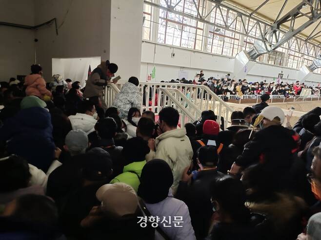 지난 23일 중국 산시성 시안시 병마용 박물관이 관람객들로 붐비고 있다.