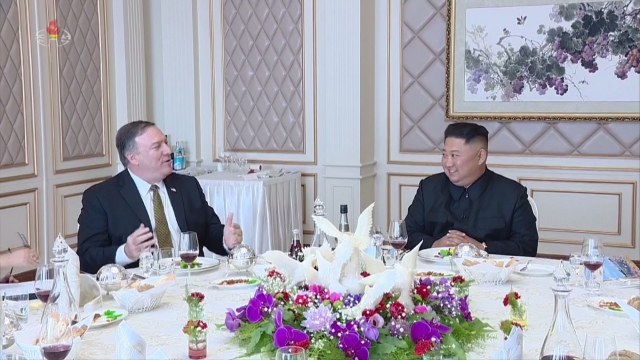 2018년 10월 8일 김정은 국무위원장과 폼페이오 미 국무장관의 만찬 장면. 조선중앙TV 캡처, 뉴시스