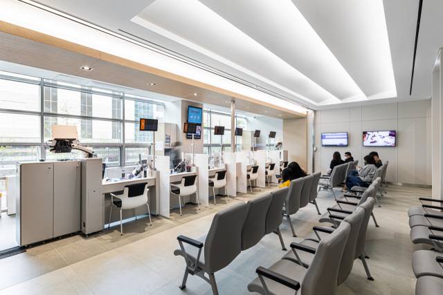 중앙대광명병원 내 채혈실. 채혈 시 외부 환경을 볼 수 있도록 설계해 환자의 심적인 안정을 도모했다. 사진 제공=간삼건축