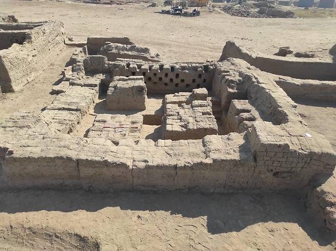 이집트 룩소르에서 발굴된 1천800년전 로마시대 도시 유적. [이집트 관광유물부 제공. 재판매 및 DB 금지]