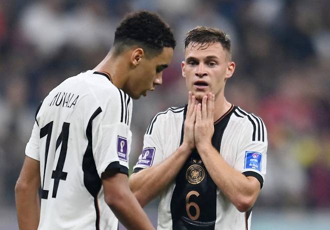지난 2022 카타르월드컵에 나섰던 독일 축구대표팀의 자말 무시알라(왼쪽)와 조슈아 키미히 사진=로이터/연합뉴스