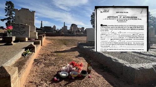 존 코리아의 귀화 당시 자료와 밀두라에 있는 그의 묘지 부근.  【연합뉴스】