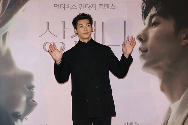 '상견니'에서 리쯔웨이와 왕취안성 역을 맡은 배우 허광한. 연합뉴스