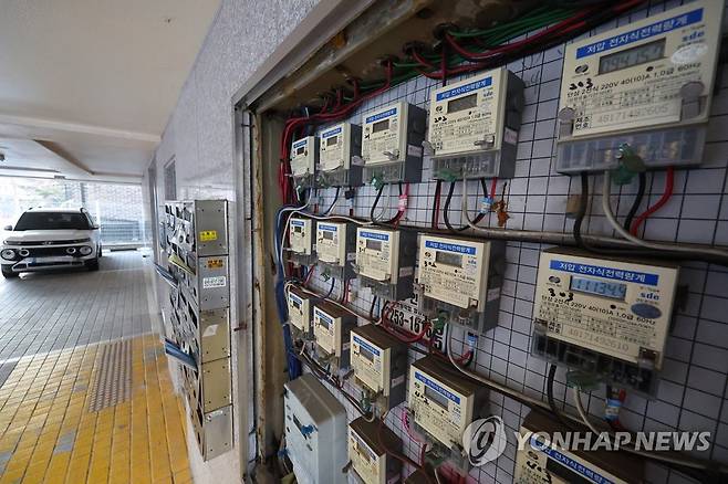 서울 시내의 한 다세대주택 전기 계량기 모습 [연합뉴스 자료사진]