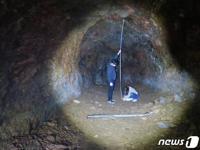 군산대학교 캠퍼스 내 일제강점기 산물로 추정되는 인공동굴.(군산대박물관제공) 2023.1.27/뉴스1