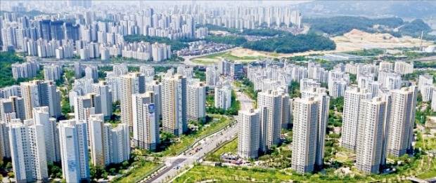 공공임대주택 리츠(REITs·부동산투자회사)가 보유 임대주택의 조기 분양전환을 결정함에 따라 경기 하남, 김포, 파주 일대에서 오는 6월부터 2만여 가구가 새 주인을 찾을 예정이다.    /하남시 제공