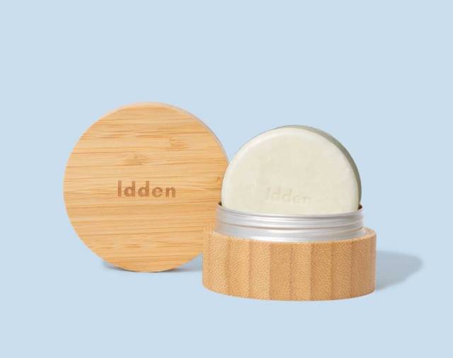 사과 부산물로 만든 이든의 얼스바HB02+여행용 케이스. /사진제공=서스테이너블랩