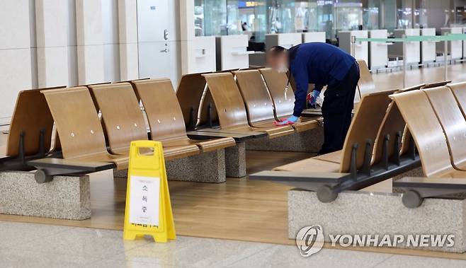 인천공항 제1터미널 출국장 의자 [연합뉴스 자료사진. 재판매 및 DB 금지]