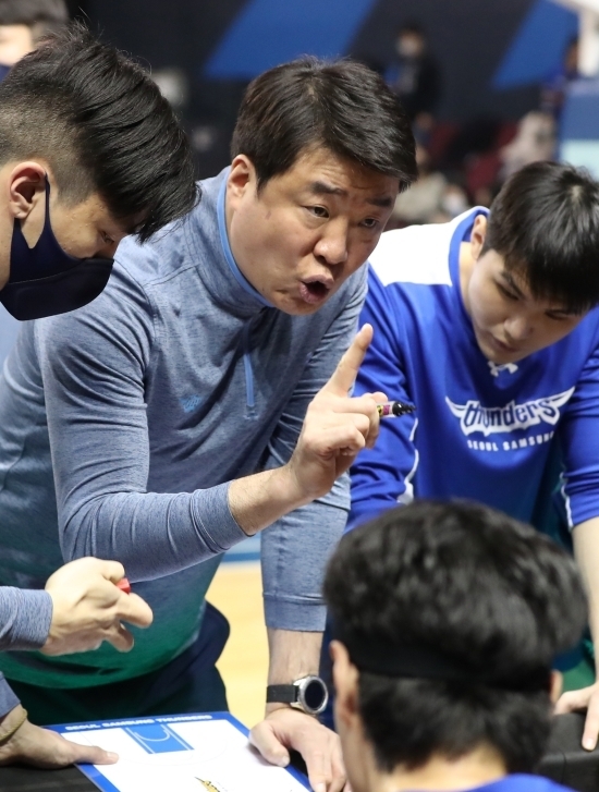 삼성은 30일 고양체육관에서 열린 2022-23 SKT 에이닷 프로농구 4라운드 캐롯과의 원정 경기에서 65-68로 패배, 시즌 13연패 치욕을 당했다. 사진=KBL 제공