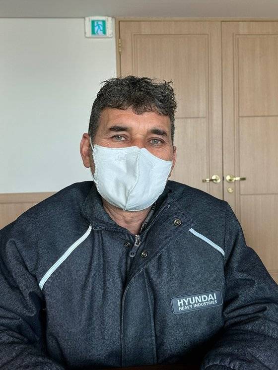 한국살이 1년. 약사에서 현대중공업 협력업체 직원으로 변신한 압둘씨. 김윤호 기자