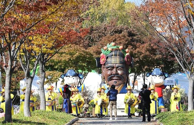 30년 넘게 울산 대표 축제 역할을 한 처용문화제 <자료=울산시>