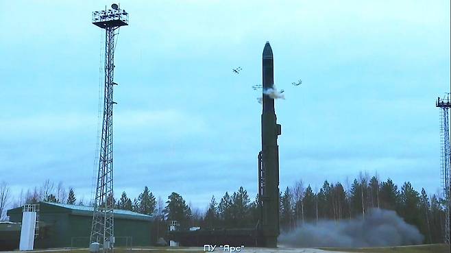 러시아군이 발사한 야르스 ICBM. 러시아 국방부 텔레그램 캡처