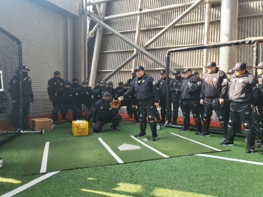 KBO 심판위원들의 적응훈련 모습[사진 KBO]