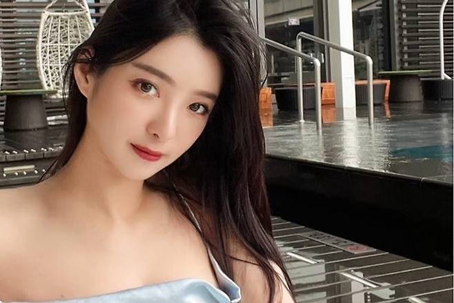 태국 방콕 여행 중 현지 경찰에게 100만원 돈을 뜯긴 사연을 소셜미디어에 올려 사과를 받아 낸 대만 여배우. [안유칭 SNS]