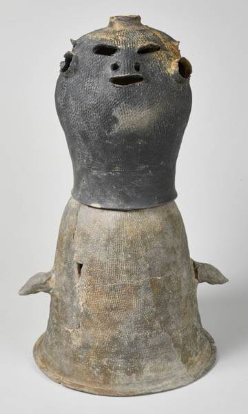 얼굴항아리와 시루는 한 세트를 이루고 있었다. 시루의 양 손잡이가 마치 사람의 양팔처럼 보인다. / 화랑문화재연구원 제공