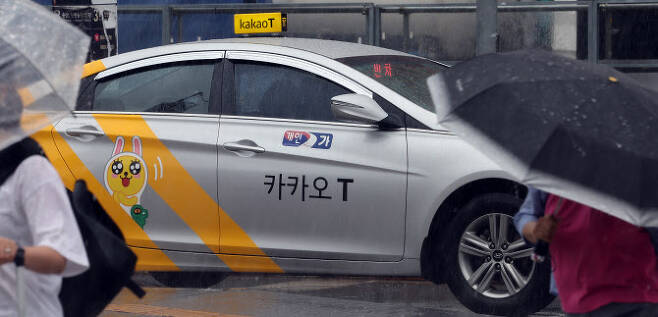 폭우 속 운행중인 카카오 택시. (사진=연합뉴스)