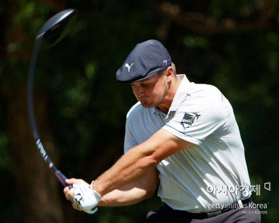 '헐크' 브라이슨 디섐보가 신체와 장비 한계를 이유로 장타 포기를 선언했다.