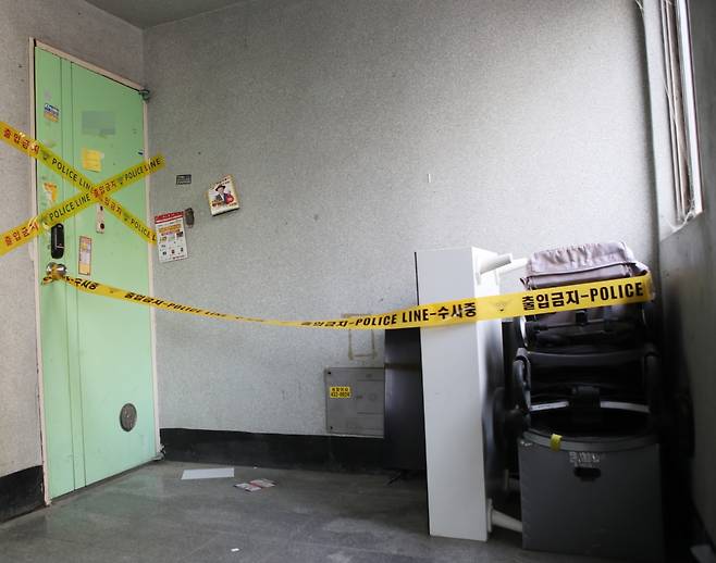 This photo taken Thursday in Incheon shows the home of a woman arrested on suspicion of leaving her two-year-old son alone at home for three days. The child was found dead. (Yonhap)