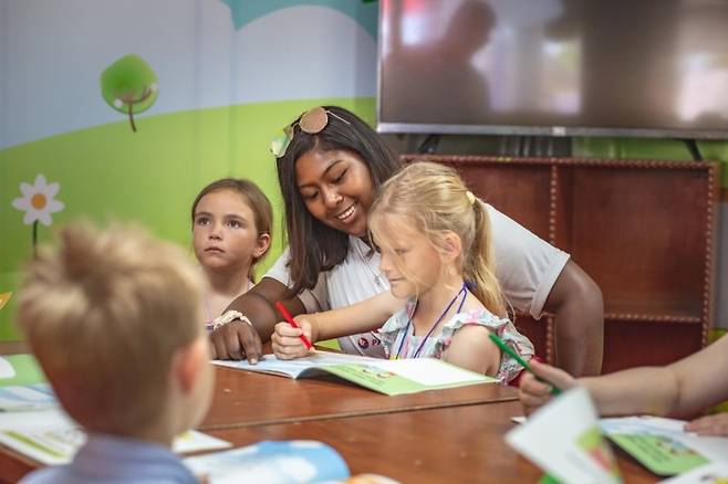 PIC 사이판에서는 영어로 키즈클럽을 진행하고 있다 / 사진=MRI