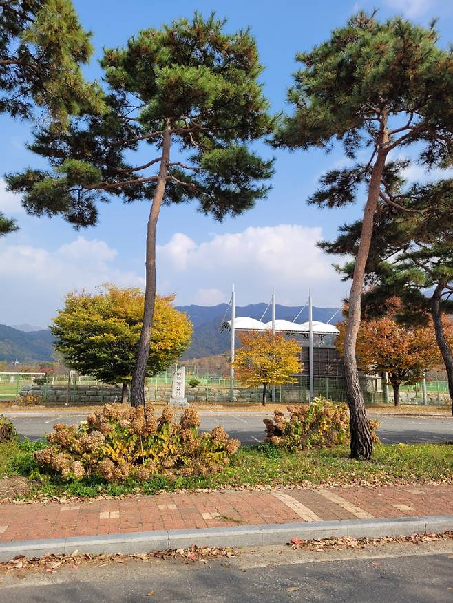경천체육공원. 조경아 해설사 제공