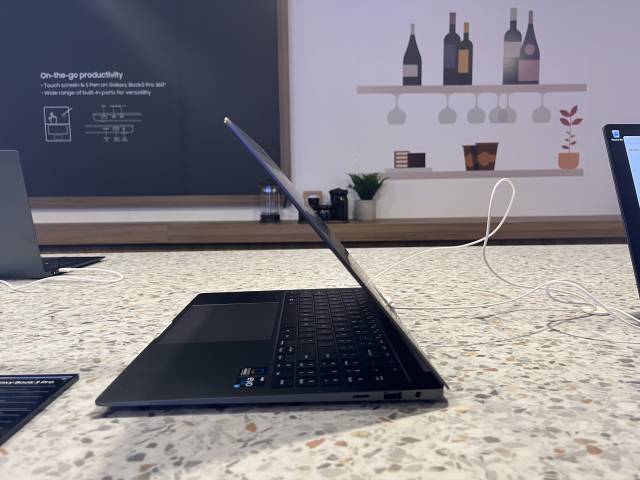 11.3㎜의 얇은 두께를 자랑하는 갤럭시 북3 프로 /실리콘밸리=정혜진 특파원