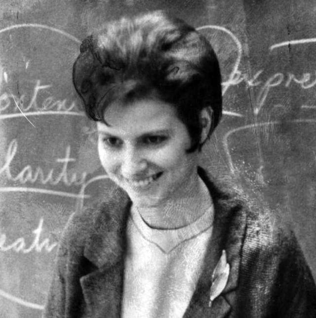 캐서린 세스닉 수녀가 1969년 키어 대주교 고등학교에서 영어 교사로 일하던 당시의 모습. 볼티모어선 제공