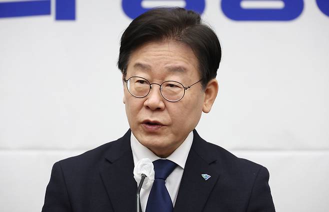 이재명 더불어민주당 대표가 2일 오후 국회에서 열린 의원총회에서 발언하고 있다. / 사진 = 연합뉴스