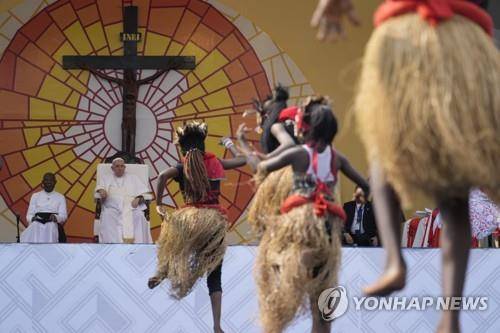 프란치스코 교황, 민주콩고 방문 마치고 남수단 향발 [AP 연합뉴스 자료사진, 재판매 및 DB 금지]