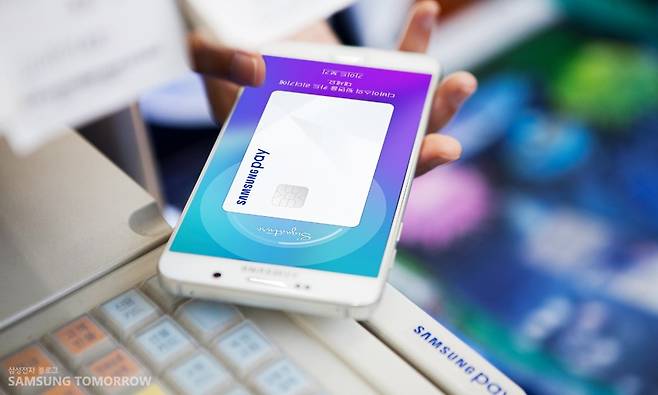 삼성페이는 지난 2015년 국내에서 서비스를 시작하며 가장 영향력 있는 간편 결제 서비스로 자리 잡았다. [삼성전자 제공]