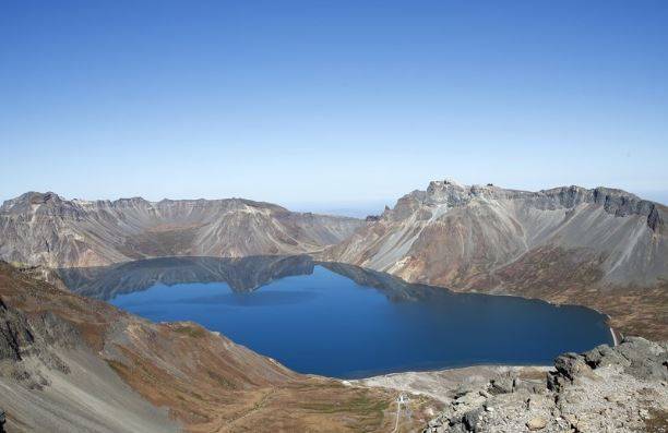 장군봉에서 바라본 백두산 천지 / 사진=연합뉴스
