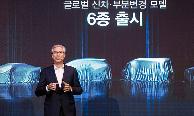 로베르토 렘펠 GM 한국사업장 사장이 지난달 30일 서울 여의도에서 열린 기자간담회에서 올해 사업전략을 설명하고 있다. GM 한국사업장 제공