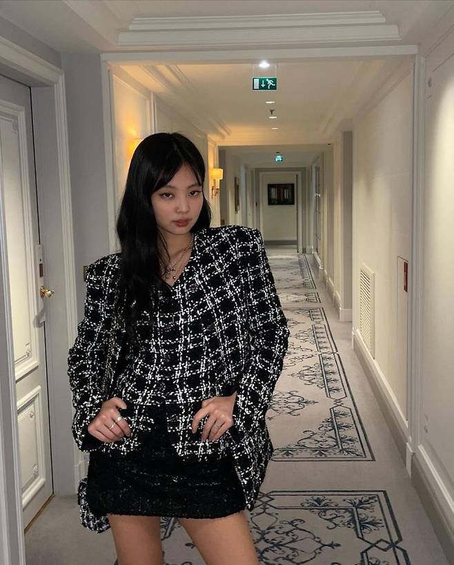 @jennierubyjane