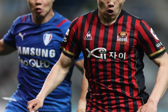 프로축구를 대표하는 수원 삼성(왼쪽)과 FC서울.   한국프로축구연맹