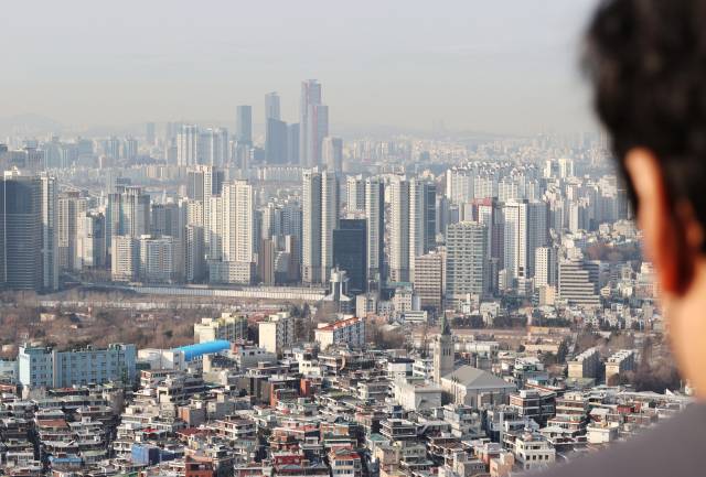 서울 남산에서 바라본 아파트 단지. 연합뉴스