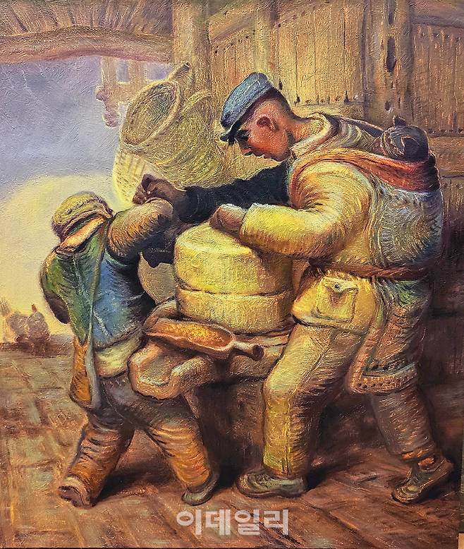 중리의 ‘방앗간’(Grain Mill·1983). 아버지와 아이, 가족이 매달려 일하는 방앗간의 노동을 포착했다. ‘향토미술의 대가’란 평가답게 뤄중리는 농촌의 삶과 농민의 애환을 담담한 눈과 진솔한 붓으로 수없이 그려냈다. 캔버스에 유채, 150×130㎝. ⓒ뤄중리·탕컨템포러리아트 제공.