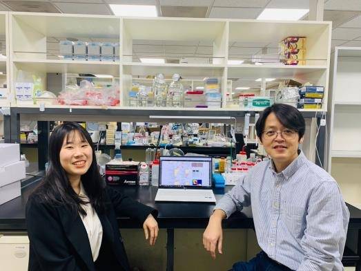 포항공과대학(POSTECH)의 김예은 학생(왼쪽), 백승태 교수 (한국뇌연구원 제공) 2023.02.07 /뉴스1