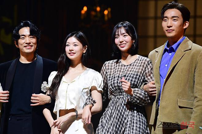 연극 '셰익스피어 인 러브' 기자간담회에 참석한&nbsp;&nbsp;배우 정문성, 정소민, 채수빈, 이상이. ⓒ이혜영 기자 lhy@hankooki.com