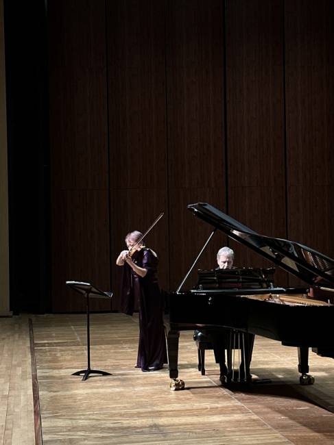 ▲ 정경화와 케빈 케너의 공연 모습.