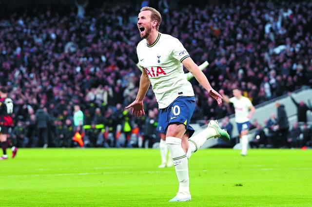 토트넘 홋스퍼 해리 케인이 5일(현지시간) 영국 런던에서 열린 맨체스터 시티와의 경기에서 프리미어리그 통산 200호 골을 넣은 뒤 기뻐하고 있다. AFP연합뉴스