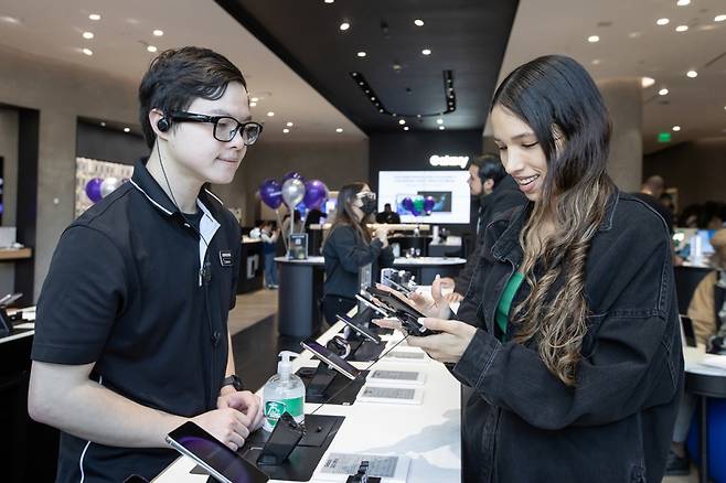 미국 로스엔젤레스에 위치한 삼성 익스피리언스 스토어. /사진=삼성전자
